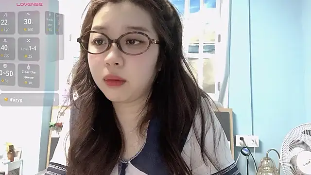 Snapshot of X-xiao-888 chatting on 10-28-25, 04:06 X-xiao-888 online show from 10-28-25, 04:06