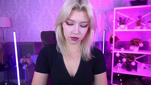 SelenaIris online show from 09-15-25, 06:14