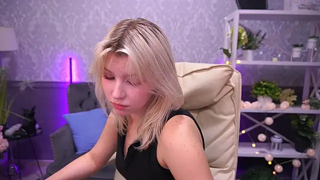 SelenaIris online show from 03-07-25, 12:12