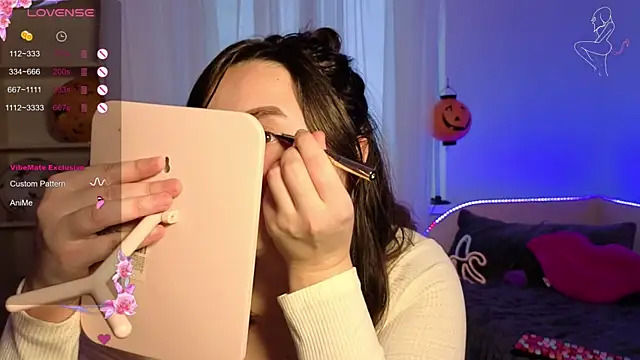 MiraLuccian online show from 11-21-25, 01:54