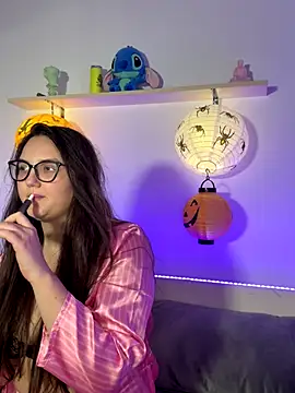 Snapshot of MiraLuccian chatting on 10-14-25, 07:47 MiraLuccian online show from 10-14-25, 07:47