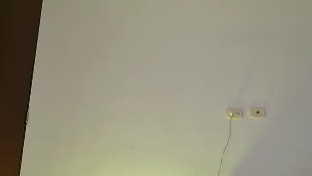 isahilton1 online show from 10-30-25, 09:22