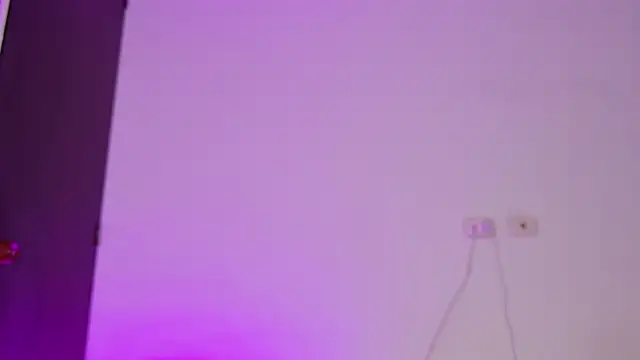 isahilton1 online show from 09-10-25, 08:19