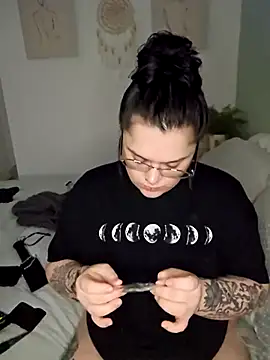 Saucy-Serenity online show from 01-11-26, 08:05