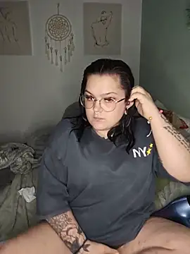 Saucy-Serenity online show from 05-17-26, 09:26