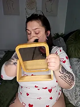 Saucy-Serenity online show from 01-05-26, 08:34