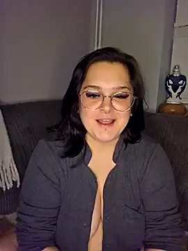 Saucy-Serenity online show from 10-17-25, 07:59