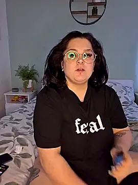 Saucy-Serenity online show from 10-04-25, 01:45