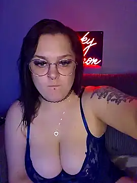 Saucy-Serenity online show from 09-16-25, 07:37