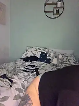 Saucy-Serenity online show from 09-29-25, 07:41