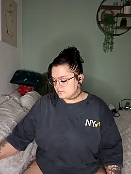 Saucy-Serenity online show from 02-21-26, 08:00