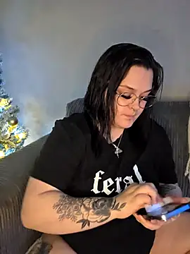 Saucy-Serenity online show from 11-18-25, 08:34