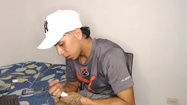 Monkey uchiha777 online show from 11-20-25, 01:50