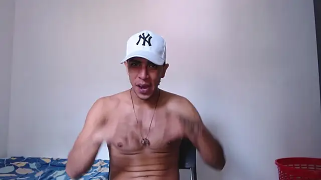 Monkey uchiha777 online show from 12-22-25, 08:42