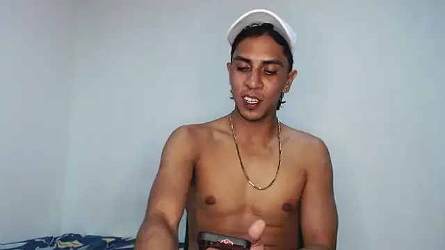 Monkey uchiha777 online show from 12-20-25, 04:48