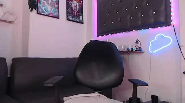 Snapshot of Monkey_uchiha777 chatting on 03-17-25, 07:37 Monkey uchiha777 online show from 03-17-25, 07:37