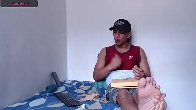 Monkey uchiha777 online show from 04-04-26, 06:58