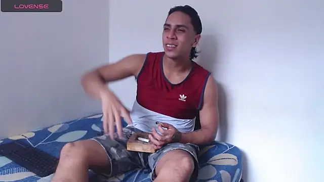 Monkey uchiha777 online show from 04-19-26, 04:41