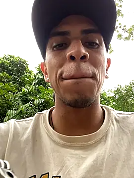 Snapshot of Monkey_uchiha777 chatting on 10-19-25, 11:35 Monkey uchiha777 online show from 10-19-25, 11:35