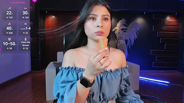 Catalina Santhana online show from 10-10-25, 06:31