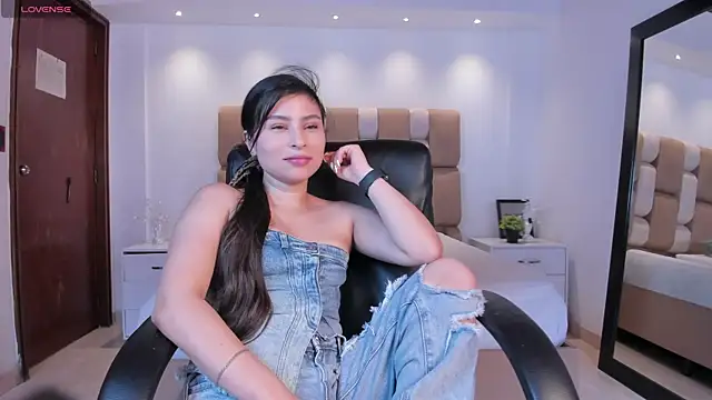 Catalina Santhana online show from 09-23-25, 06:04