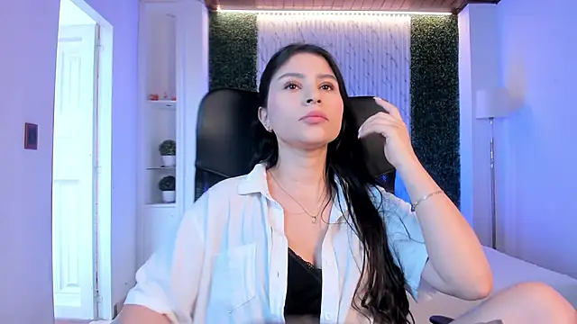 Catalina Santhana online show from 10-08-25, 06:41
