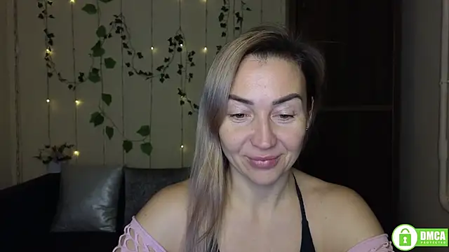 Kiss julli88I online show from 12-18-25, 06:23