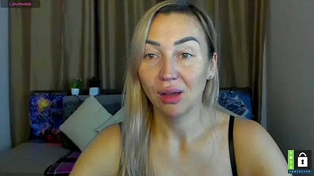 Kiss julli88I online show from 12-01-25, 06:31