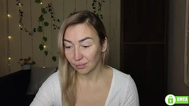 Kiss julli88I online show from 01-05-26, 06:33