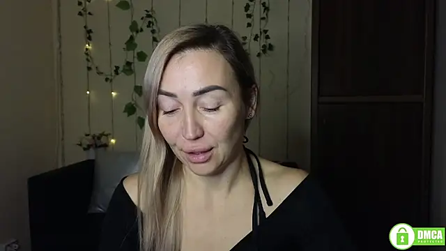 Kiss julli88I online show from 12-20-25, 06:33