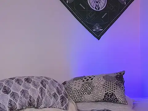 samevansx  online show from 10-24-25, 02:38