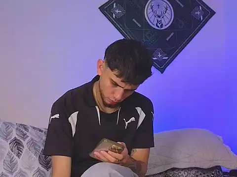 samevansx  online show from 10-25-25, 02:50