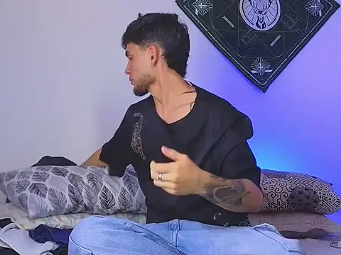 samevansx  online show from 11-08-25, 07:50