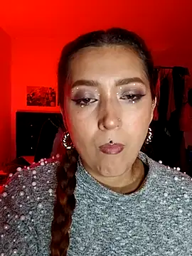 Luz delunaa online show from 03-17-25, 01:46