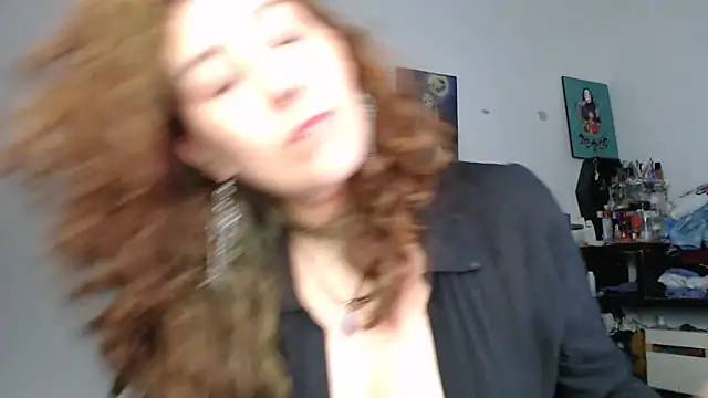 Luz delunaa online show from 04-01-26, 04:03