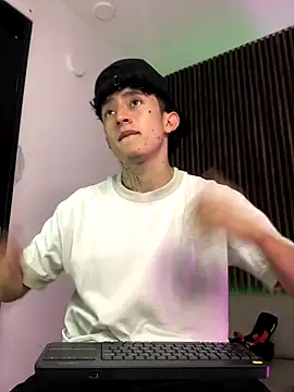 troy rouge online show from 10-01-25, 07:18