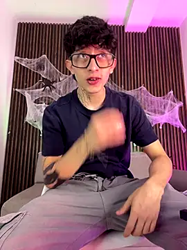 troy rouge online show from 10-17-25, 07:15