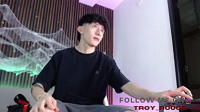 troy rouge online show from 10-25-25, 07:14