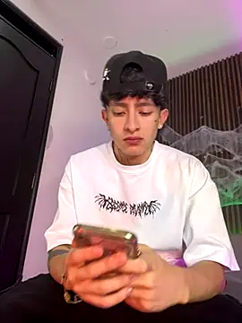 troy rouge online show from 10-23-25, 07:12