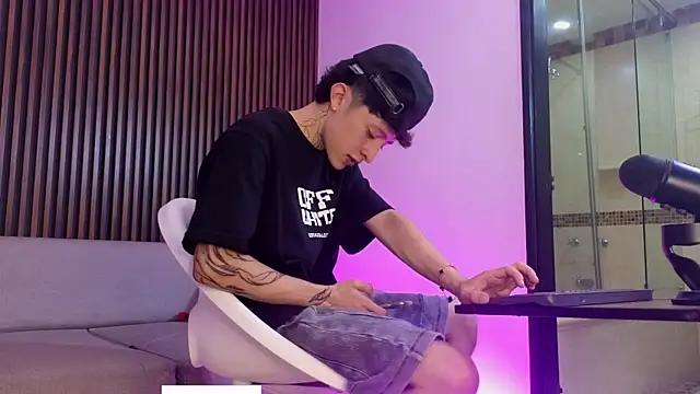 troy rouge online show from 09-15-25, 07:36