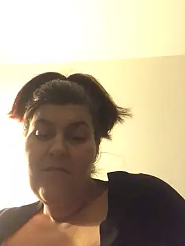 Curvy-Essex-Milf online show from 03-23-25, 03:54