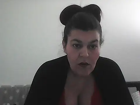 Curvy-Essex-Milf online show from 03-01-26, 12:27