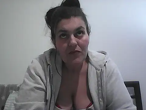 Curvy-Essex-Milf online show from 03-05-26, 11:32