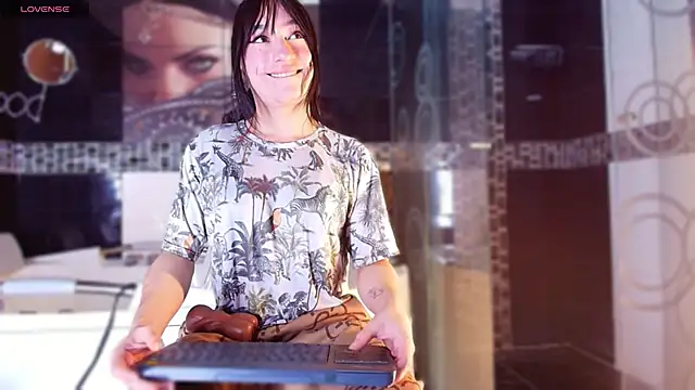 Small Hot19 online show from 12-02-25, 10:17