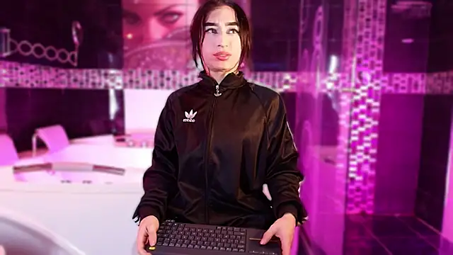 Small Hot19 online show from 02-20-26, 10:39