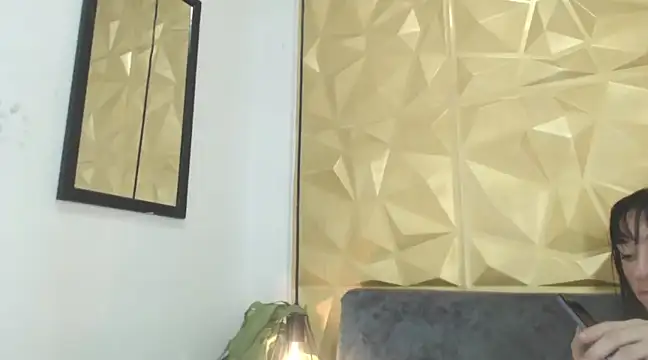 Small Hot19 online show from 03-16-25, 06:12