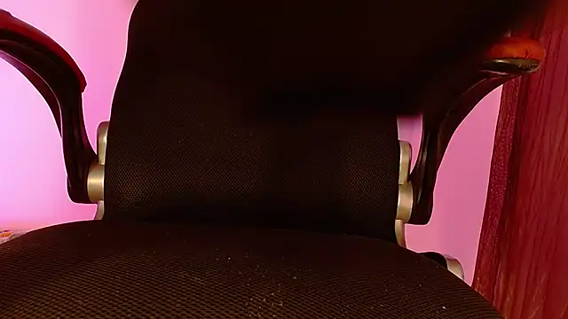 Small Hot19 online show from 11-16-25, 09:14