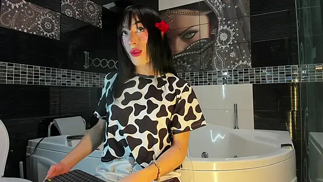 Small Hot19 online show from 10-22-25, 03:00