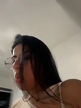 jheicylli online show from 05-15-26, 06:06