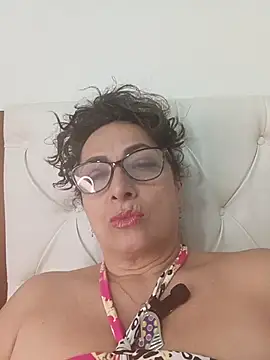 Snapshot of AlessandraLeroy chatting on 07-12-26, 01:28 AlessandraLeroy online show from 07-12-26, 01:28